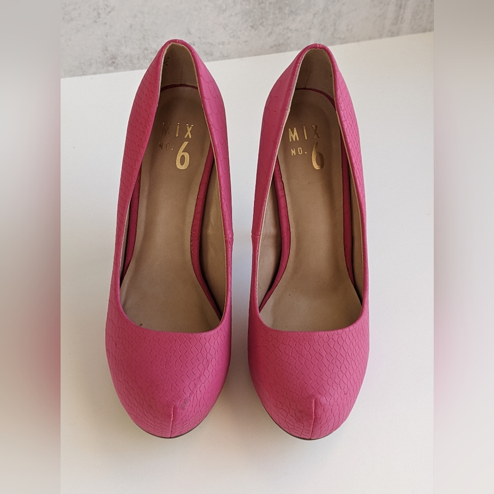 Mix No. 6 Hot Pink Pumps